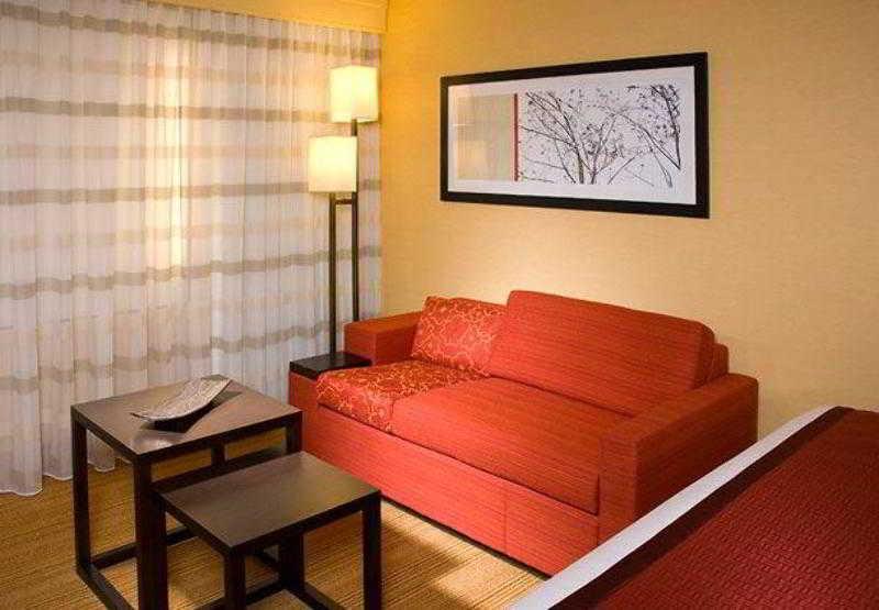Courtyard By Marriott Downtown