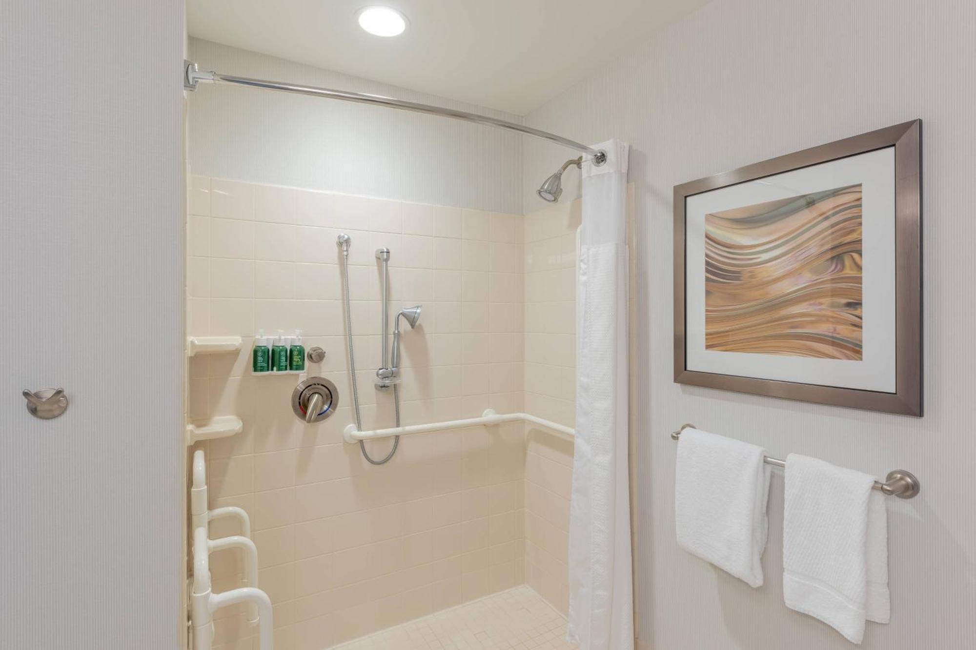 Courtyard By Marriott Downtown 3*