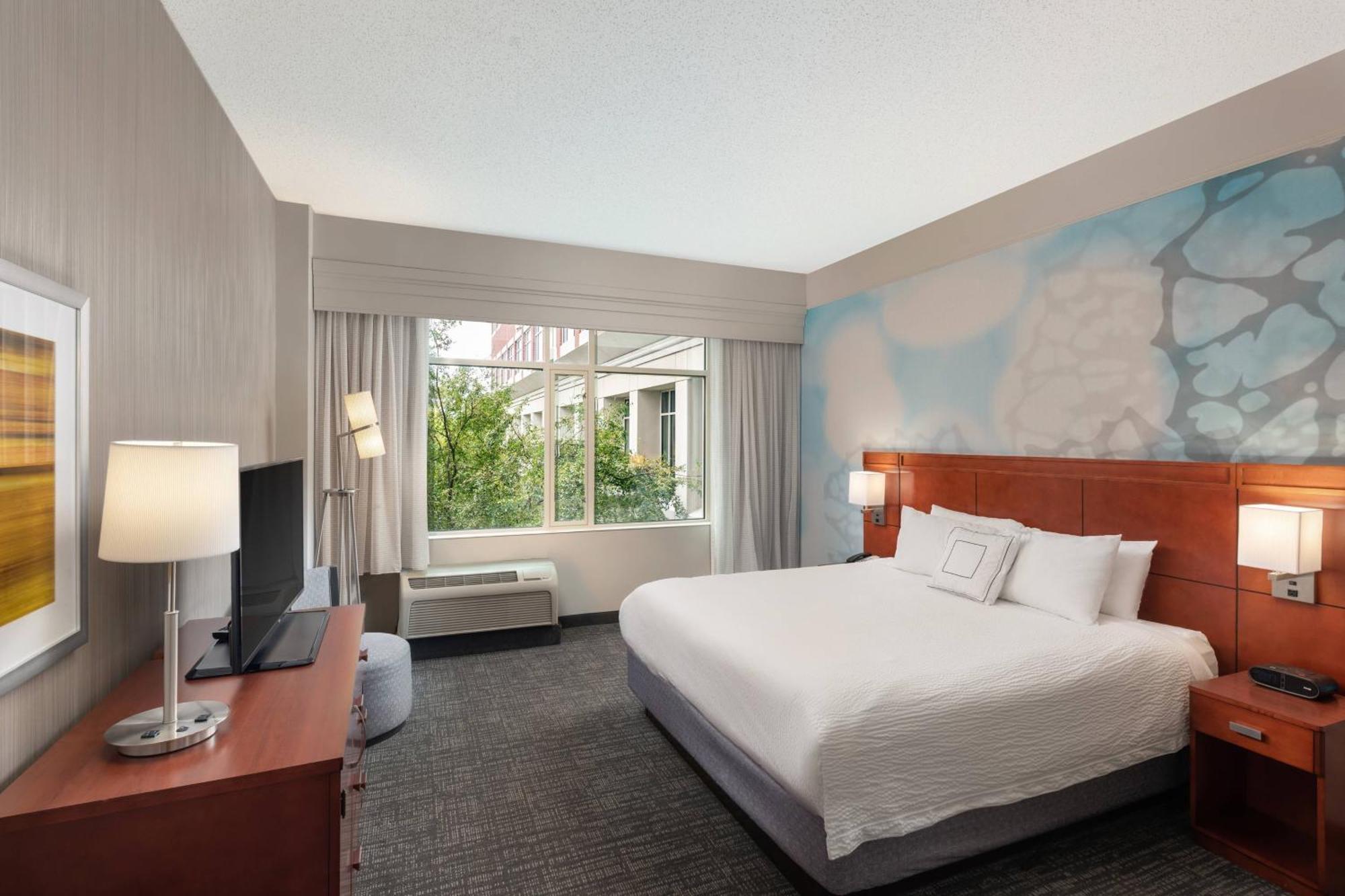 Courtyard By Marriott Downtown Hotel 3*