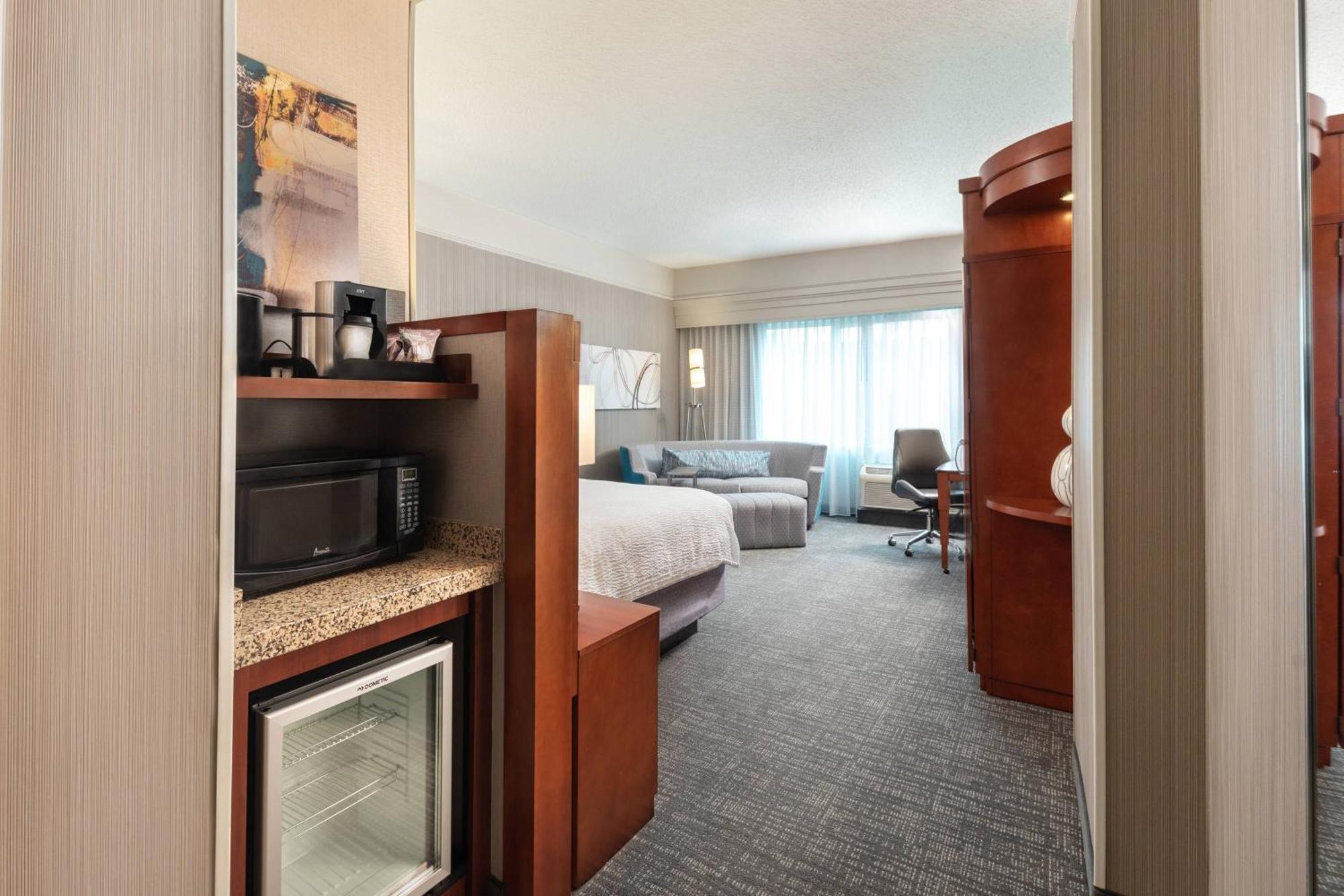 Hotel Courtyard By Marriott Downtown 3*