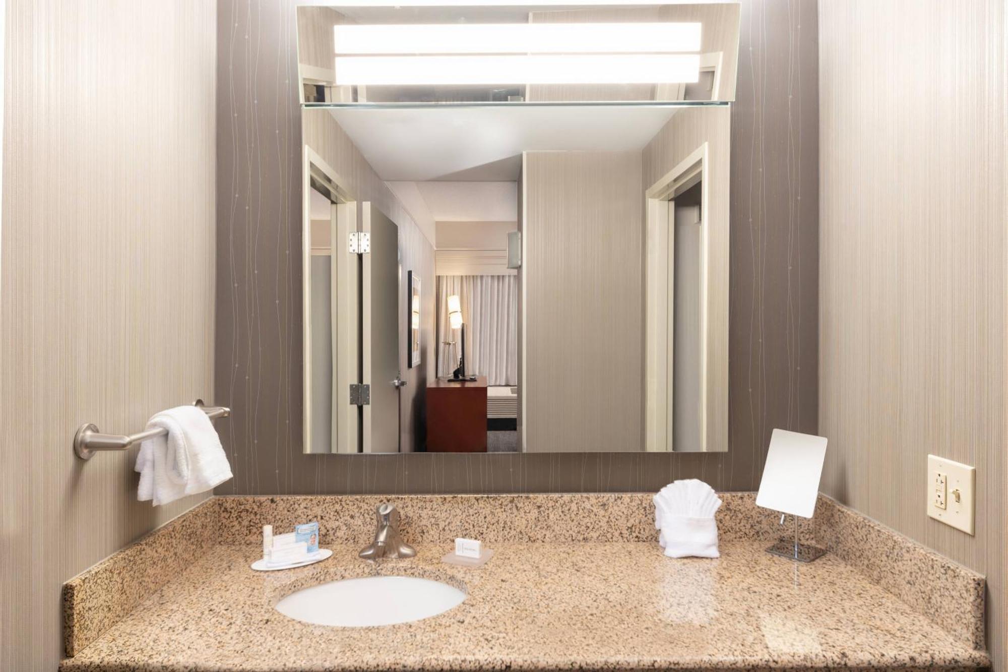 Hotel Courtyard By Marriott Downtown Greenville