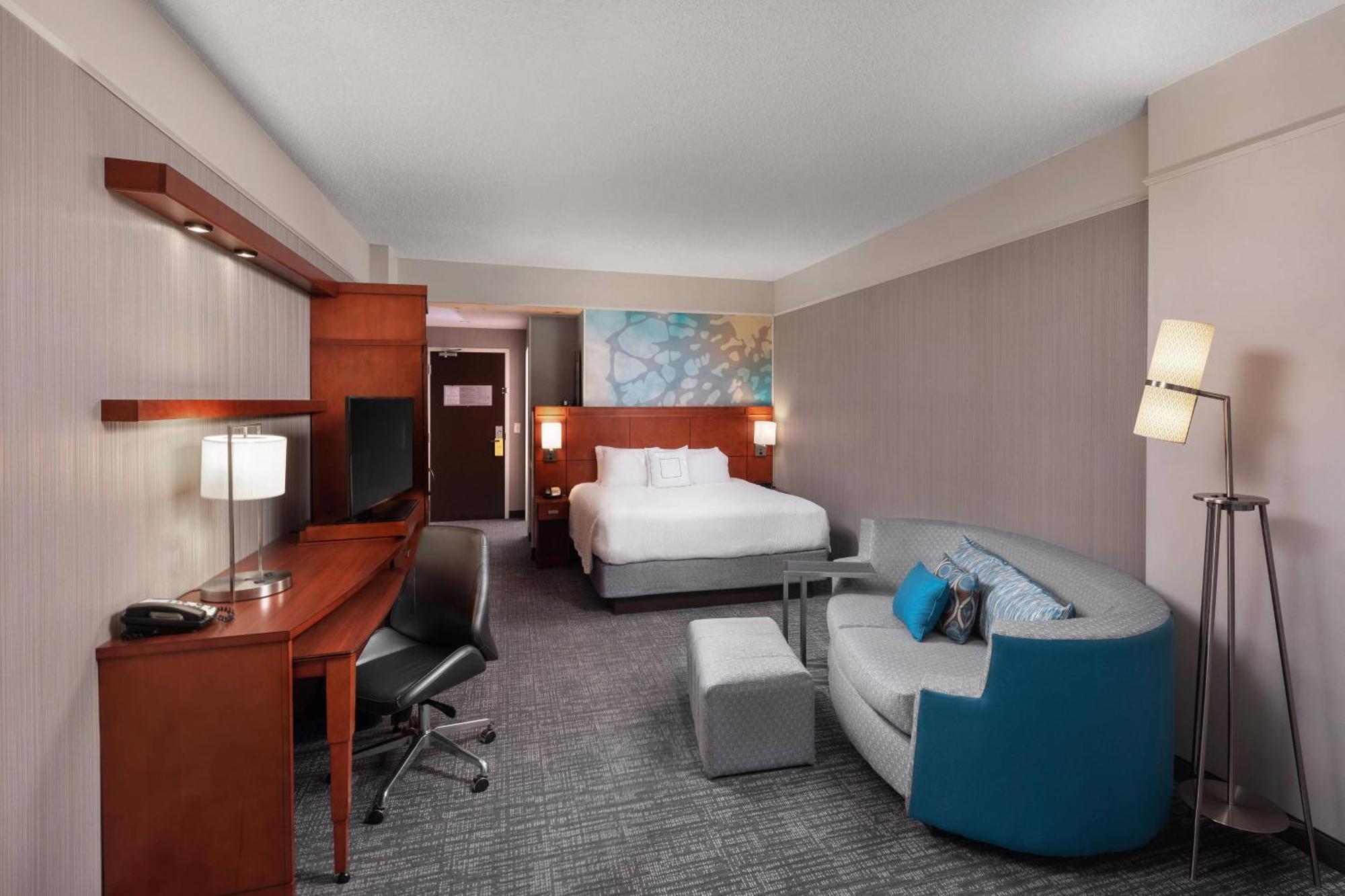 Courtyard By Marriott Downtown 3* Greenville