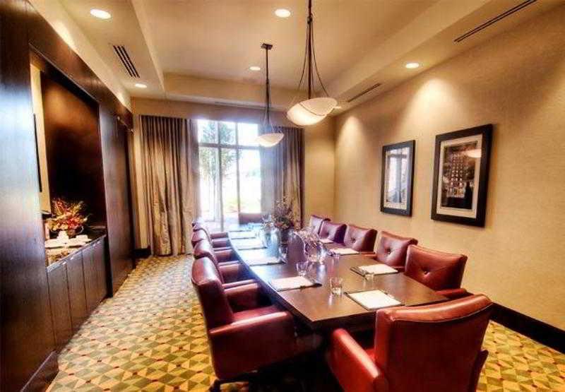 Courtyard By Marriott Downtown Hotel