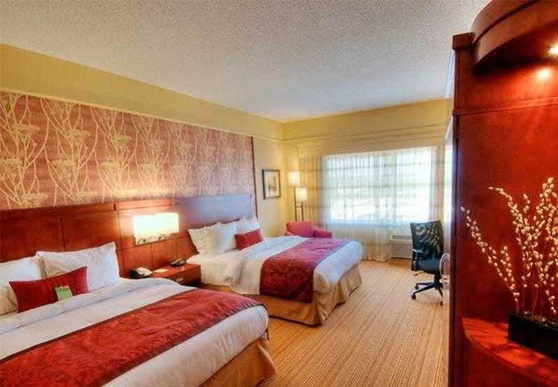 Courtyard By Marriott Downtown 3* Greenville