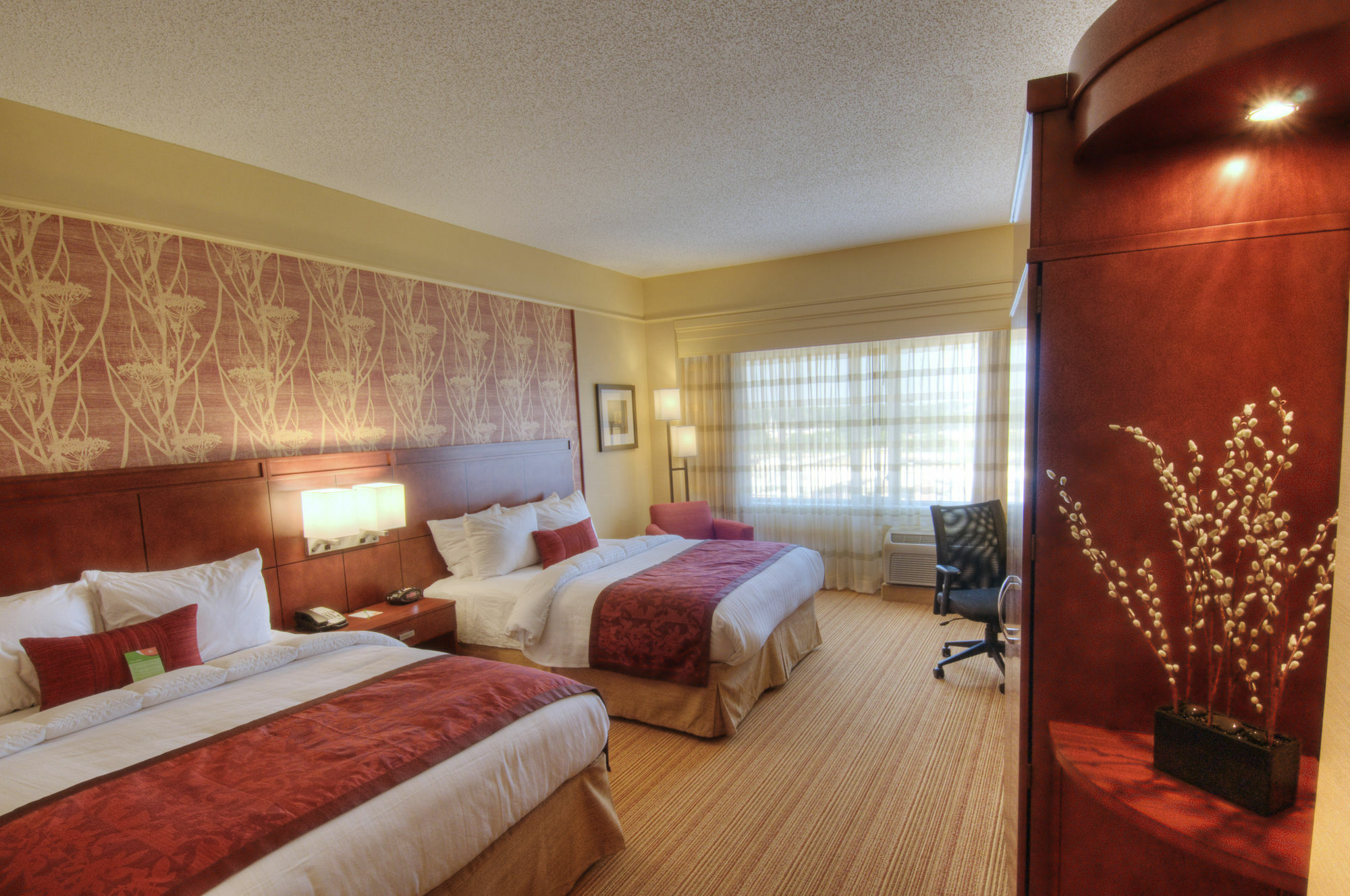Courtyard By Marriott Downtown 3*