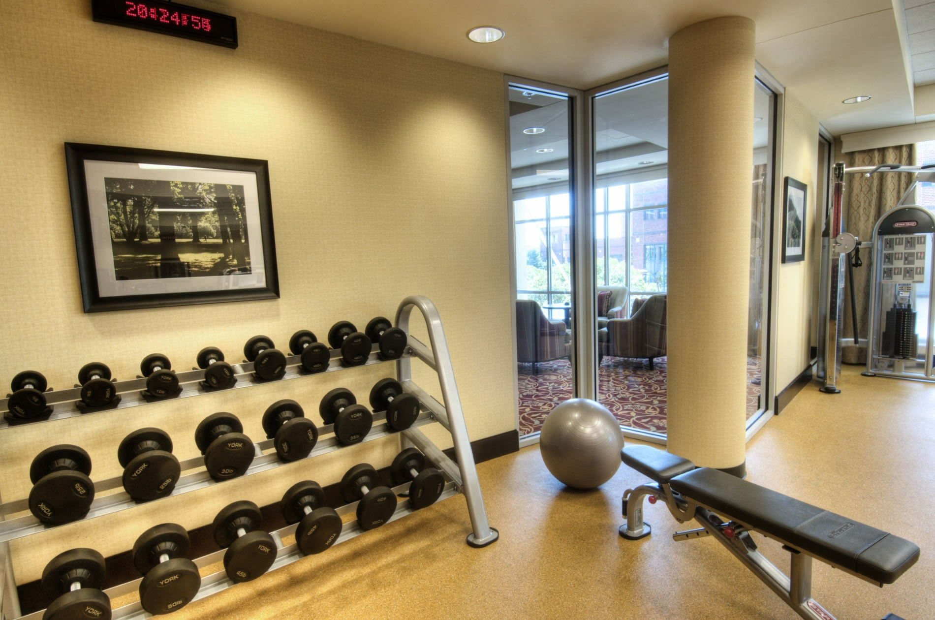 Courtyard By Marriott Downtown Hotel